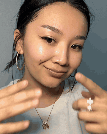Retirando la mascarilla con agua